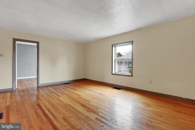 109 Landis Ave, Waynesboro, PA 17268 - photo 3