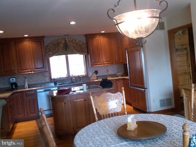 11431 Reisberg Ln, Marriottsville, MD 21104 - photo 3