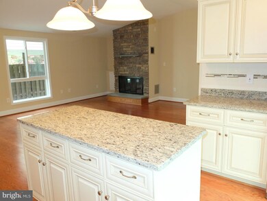 9120 Goldamber Garth, Columbia, MD 21045 - photo 5
