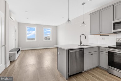 5230 Walnut St unit 5R, Philadelphia, PA 19139 - photo 3