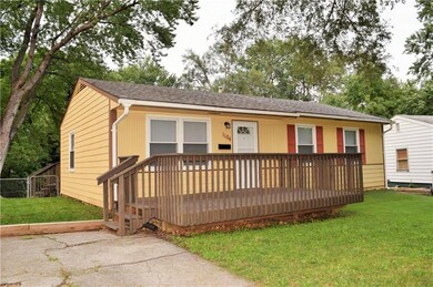 ~Ranch home with 2 decks~