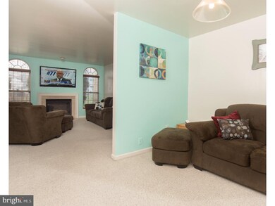 2202 Carriage Ln, Royersford, PA 19468 - photo 4