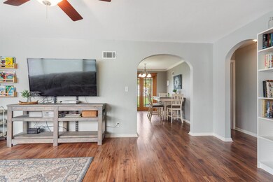 918 E 5th St, Auburn, IN 46706 - photo 3