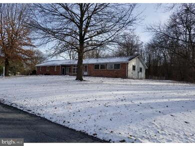 81 Old Douglass Dr, Douglassville, PA 19518 - photo 2