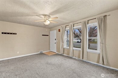 1013 Amherst Ave, Wenatchee, WA 98801 - photo 3