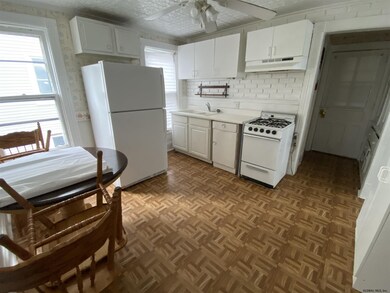 74 Wylie St unit 2nd Floor, Schenectady, NY 12307 - photo 3