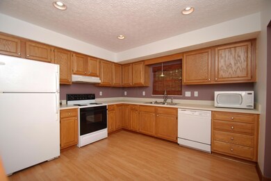 1161 Reed Circle Dr, Columbus, OH 43224 - photo 2