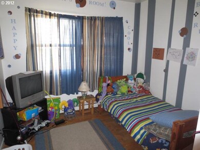 817 W 11th St, the Dalles, OR 97058 - photo 6