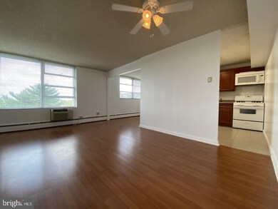 Radnor House unit 1027, Bryn Mawr, PA 19010 - photo 3