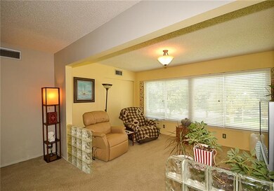 Sitting Room (Could be Office!)