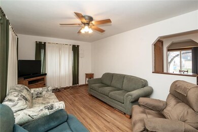 4038 40th St, Des Moines, IA 50310 - photo 4