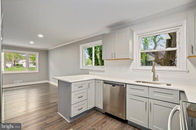 13202 Parkland Dr, Rockville, MD 20853 - photo 7