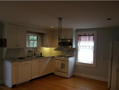 90 Hills Ferry Rd, Nashua, NH 03064 - photo 3