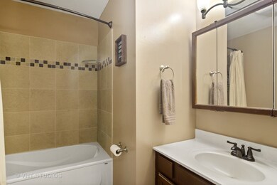 1075 Meghan Ave unit 1, Algonquin, IL 60102 - photo 3