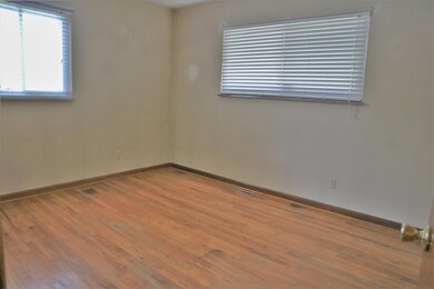 612 Roth Ave, Columbus, OH 43228 - photo 4