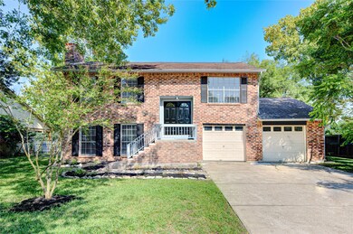 236 E Castle Harbour Dr, Friendswood, TX 77546 - photo 2