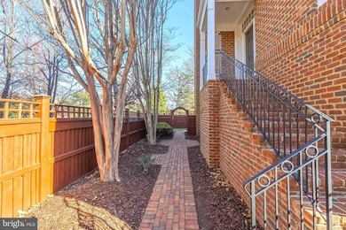 2303 Sawtooth Oak Ct, Vienna, VA 22182 - photo 5