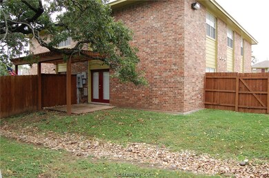 2100 Southwood Dr unit 20, College Station, TX 77840 - photo 3