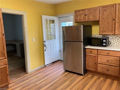 Kitchen view 2 of 4