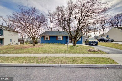 237 Alden Ave, Morrisville, PA 19067 - photo 2