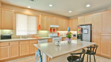 Large Island - Lots of Cabinets! 