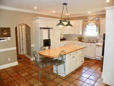 • lots of countertop space!