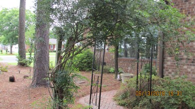 COCKRELL  Cornell Dr 010