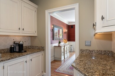 3627 Grand View Ct, Saint Charles, IL 60175 - photo 2