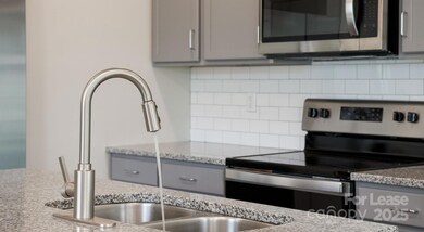 1018 Catalyst Blvd unit D, Charlotte, NC 28262 - photo 4