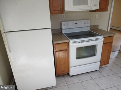 151 W Clayton Ave, Clayton, NJ 08312 - photo 4