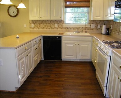 6126 E Meadow Ridge Rd, Columbus, IN 47203 - photo 6