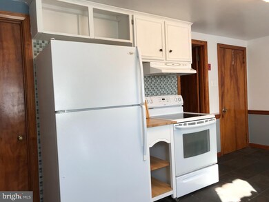 498 Manatawny St, Pottstown, PA 19464 - photo 4