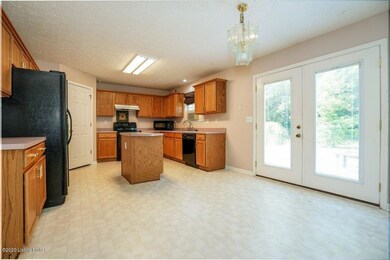 8217 Adams Run Rd, Louisville, KY 40228 - photo 6