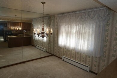 113 Crestwood Dr, Lincoln, IL 62656 - photo 5