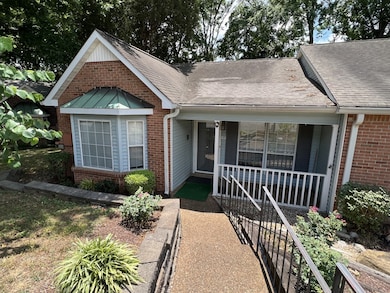 Welcome Home! 3br 2ba 1435sqft renovated one level condo in quiet community Bell Forge Village. End unit, spacious ready to move in! Minimum 1 year lease. $55 application fee per adults over 18. Pet on case by case basis.