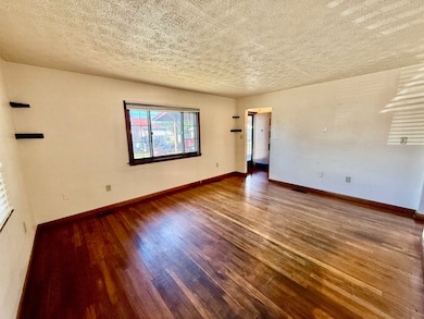 4307 Hughes St, Huntington, WV 25704 - photo 4