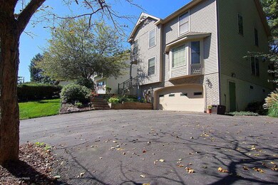 152 Collins St, Stroudsburg, PA 18360 - photo 2