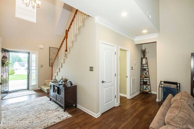 Entry w Story Ceiling