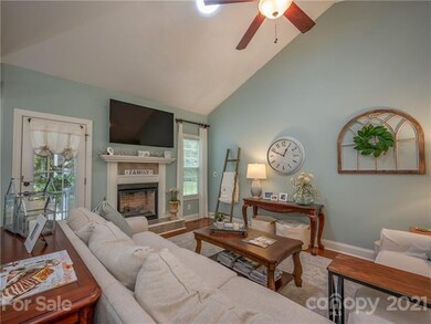 163 Oak Apple Ln, Hendersonville, NC 28792 - photo 5