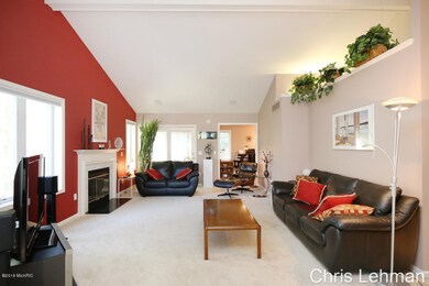 2119 Shetland Dr NE unit 2, Grand Rapids, MI 49505 - photo 2