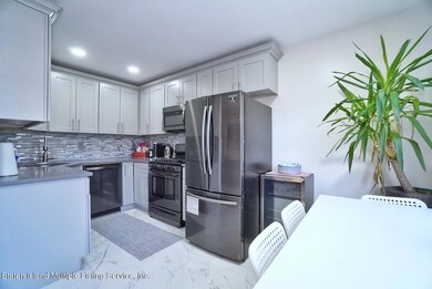 (5) KITCHEN
