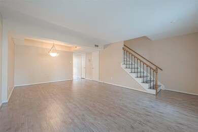10217 Longmont Dr unit 36, Houston, TX 77042 - photo 5