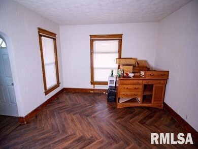1711 Iowa St, Davenport, IA 52803 - photo 3