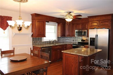 608 Dogwood Rd, Statesville, NC 28677 - photo 5