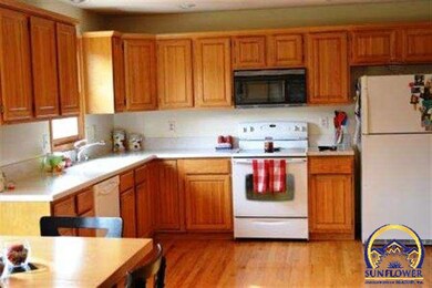 5675 SW 34th St, Topeka, KS 66614 - photo 3