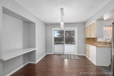 1498 Cloverly Ct NW, Grand Rapids, MI 49544 - photo 5