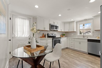 258 Seminole Ave, Waltham, MA 02451 - photo 6