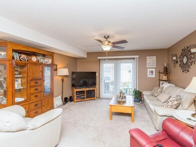 1200 Daleview Dr unit 2, Marion, IA 52302 - photo 4