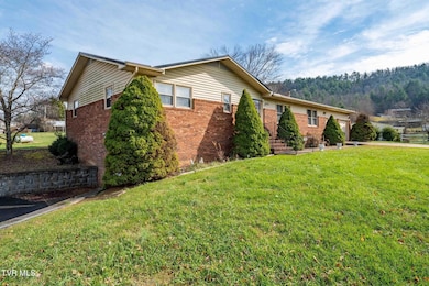 4549 Pine Orchard Rd, Butler, TN 37640 - photo 4