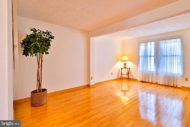 415 Warlock Ct, Glen Burnie, MD 21061 - photo 7